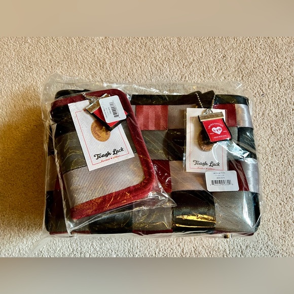 Harvey’s Tough Luck LTD Set - Medium Tote & Fun Size Wallet - Picture 3 of 3